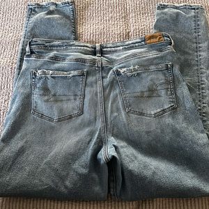 American eagle mom jeans faded wash size 14